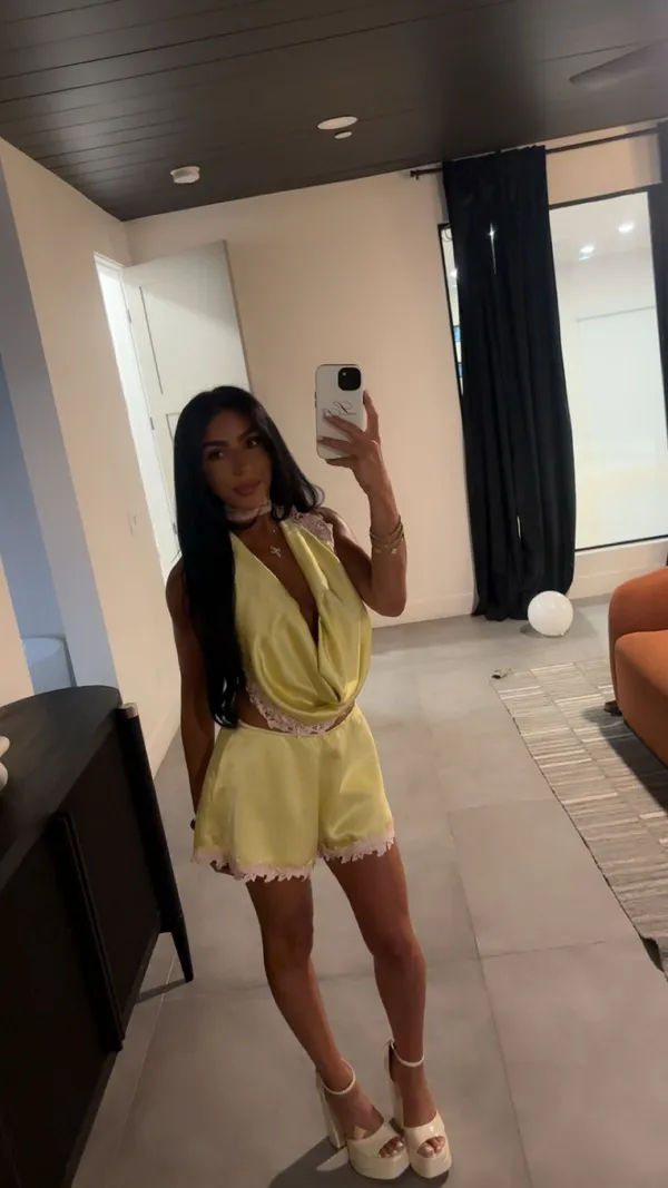 Sorelle Boutique UK Halter Top - Image 2