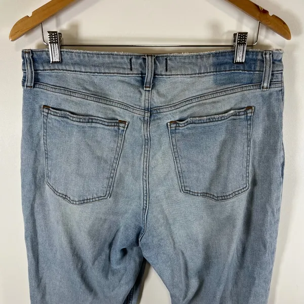 Abercrombie & Fitch Curve Love‎ Mom High Rise Distressed Jeans Light Wash 32/14R - Image 6
