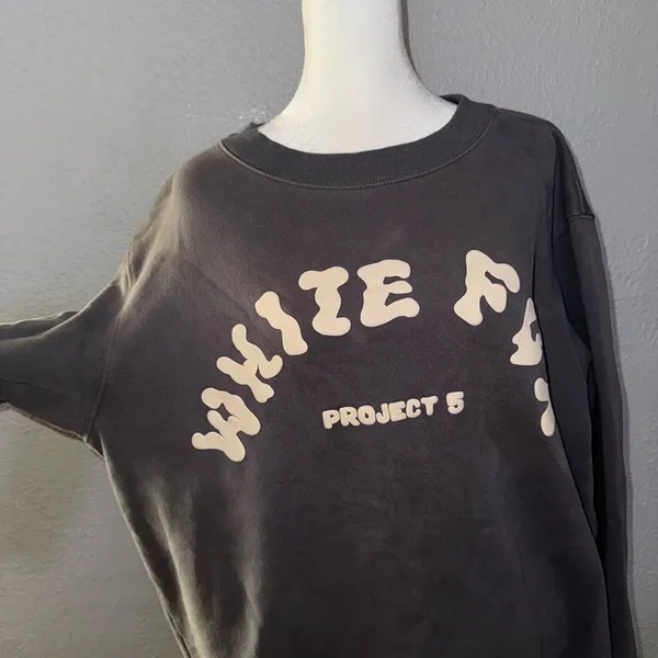 White Fox Gray Sweatshirt L/XL Vol. 5 (Last Slide Shows‎ Flaw Tiny Bleach Stain) - Image 3