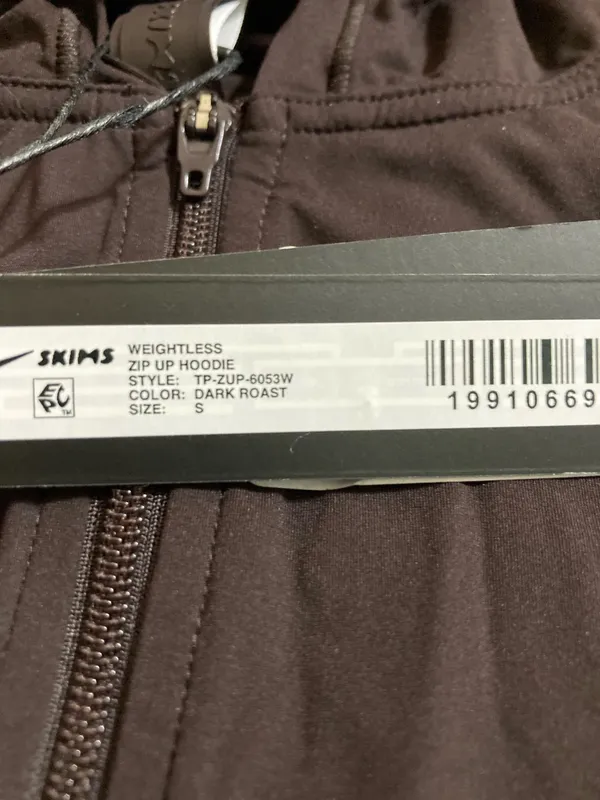 SKIMS X Nike Weightless Zip Up Hoodie - Image 8