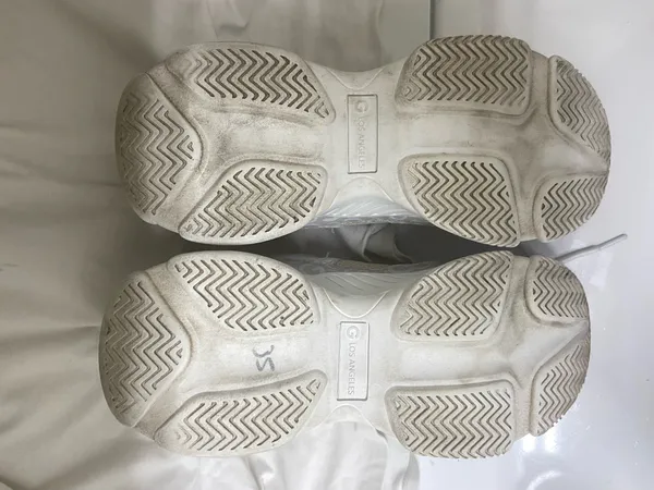 Chunky Sneakers by G by GUESS cream and white trainers 9.5 - Image 3