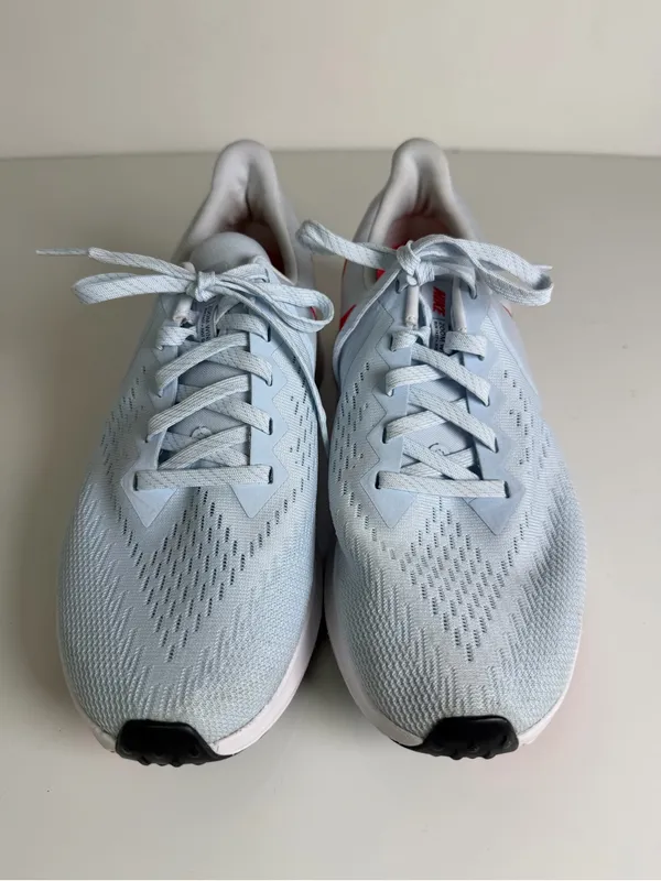 Nike Women’s Air Zoom Winflo 6 Size 10 Half Blue Red Running Shoes **Flaw - Image 5