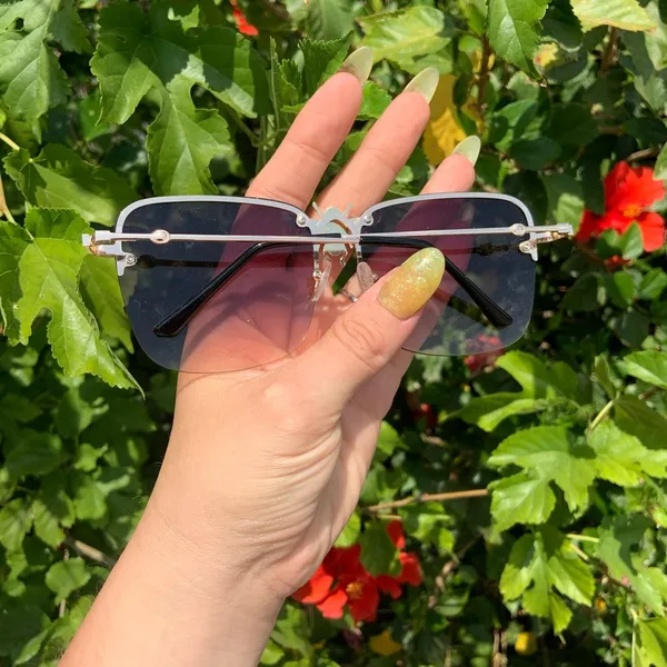 Bee charm aviator gradient shade sunglasses - Image 4