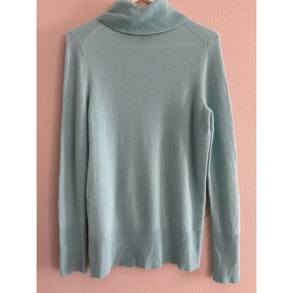 Victor Cashmere Turtleneck‎ Sweater Womens Medium Light Icy Blue Quiet Luxury - Image 2