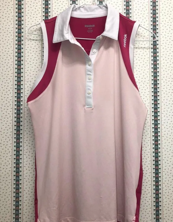 Reebok Small Pink Comfy Workout Top - Image 4