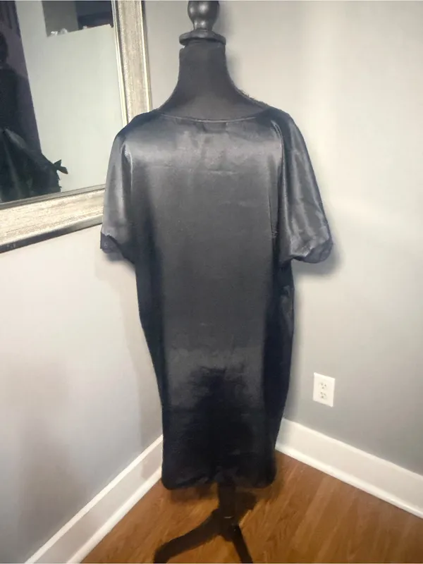 VTG Victoria's Secret Gold Label satin lace trim bow black nighty M/L. - Image 5