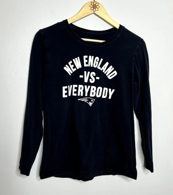 Fanatics New England Patriots Graphic Long Sleeve Crewneck Top - Image 4
