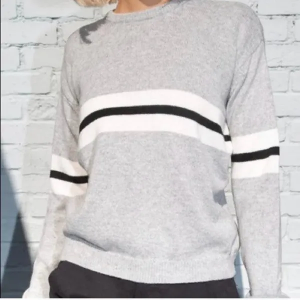 Brandy Melville‎ Wool Cashmere Blend Long Sleeve Gray Striped Sweater - Image 2