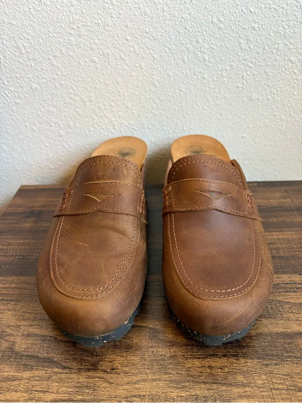 OTBT Women's Homage Wedge Clogs - Image 2