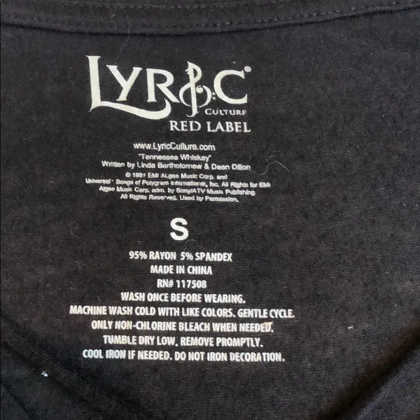 NWOT Lyric Culture Smooth As Tennessee Whiskey Concert t-shirt Black size S - Image 2