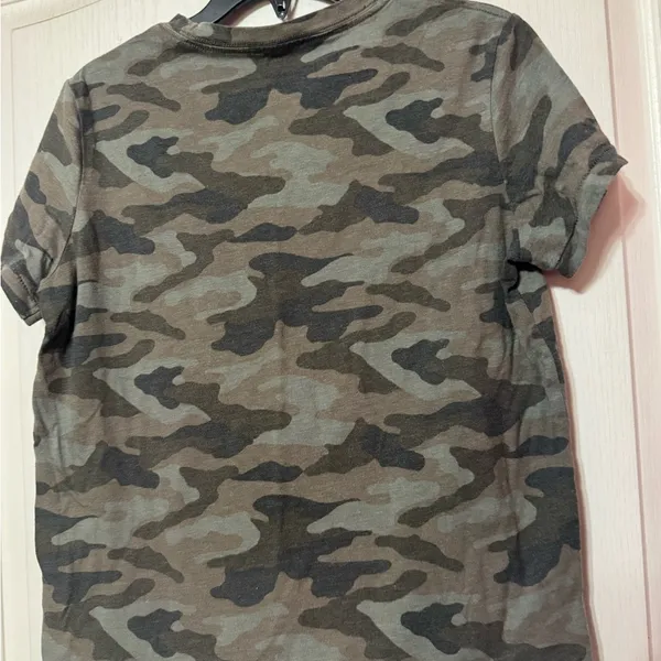Arizona Jean Company Women’s Camo Short-Sleeve Pocket Tee - Olive/Black - Image 4