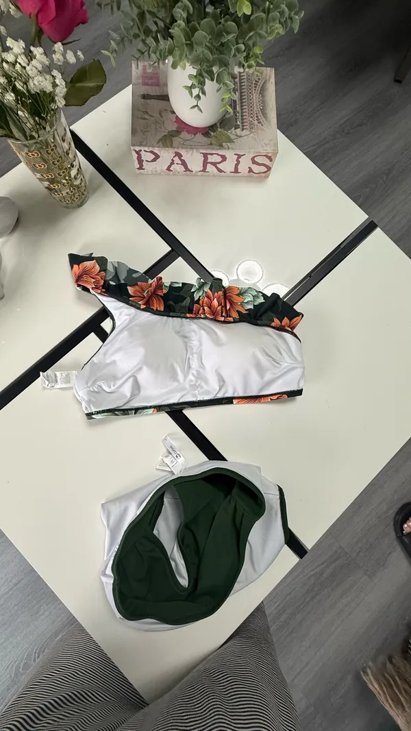Cupshe Floral One-Shoulder Ruffle Bikini Set - Olive Green & Black Floral - Size L - Image 9