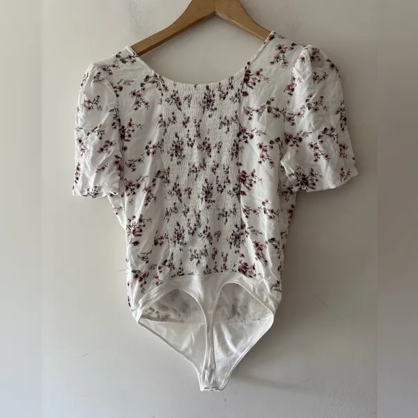 Abercrombie & Fitch White and Pink Floral Puff Sleeve‎ Bodysuit - Image 5