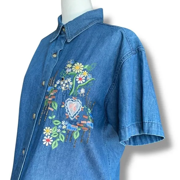 Vintage 90s Embroidered Chambray Denim Shirt Oversized Short Sleeve Heart Floral - Image 2