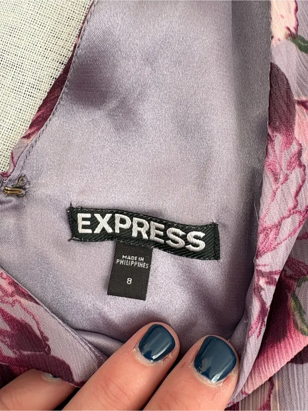 Express purple and pink floral print short-sleeve mini dress with a V-neckline - Image 5
