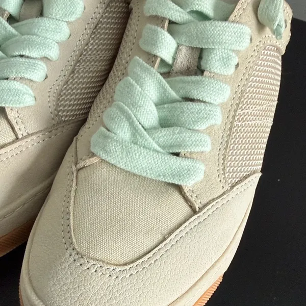 Dolce Vita Cream and Silver Women's Sneakers Sz‎ 6 - Image 8