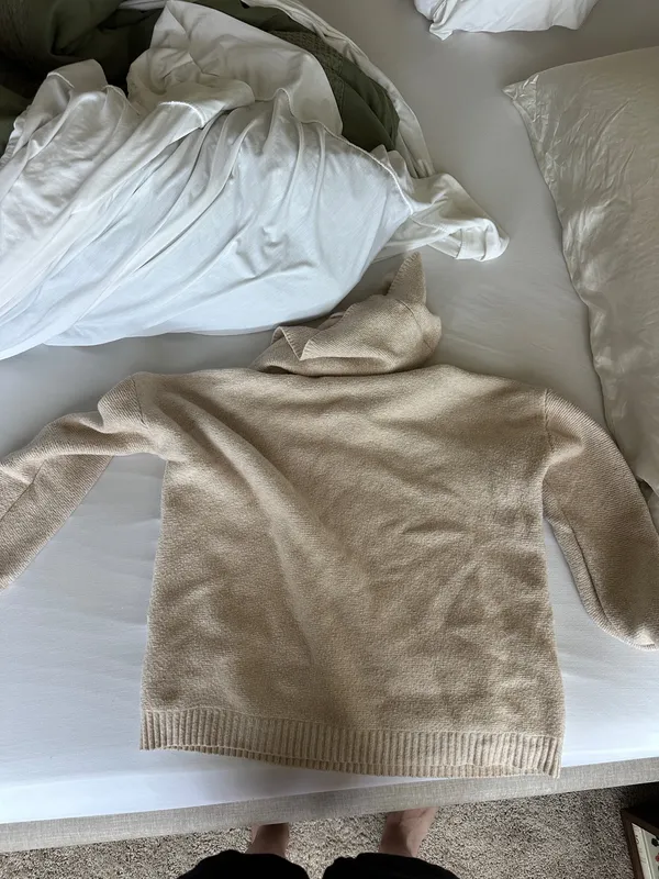 Tan pullover - Image 2