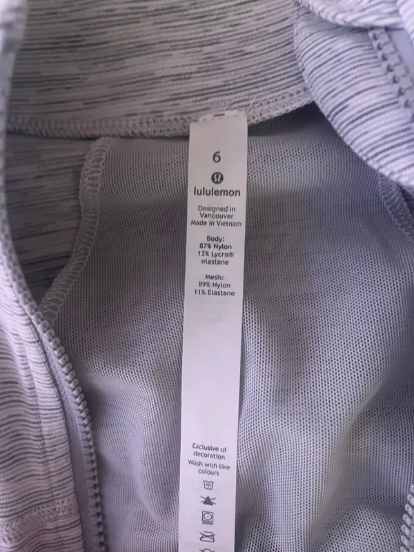 Lululemon Jacket size 6 - Image 3