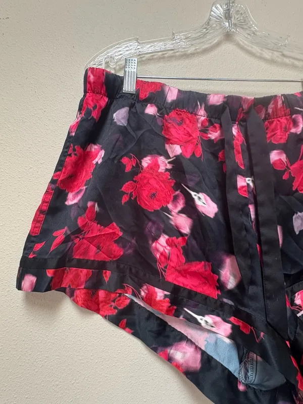 Victoria’s Secret Satin Floral Sleep Shorts Black Red Lounge Pajama Size L - Image 3