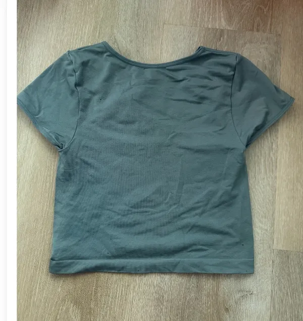 Gray Cropped Workout Tee Size Small - Image 3