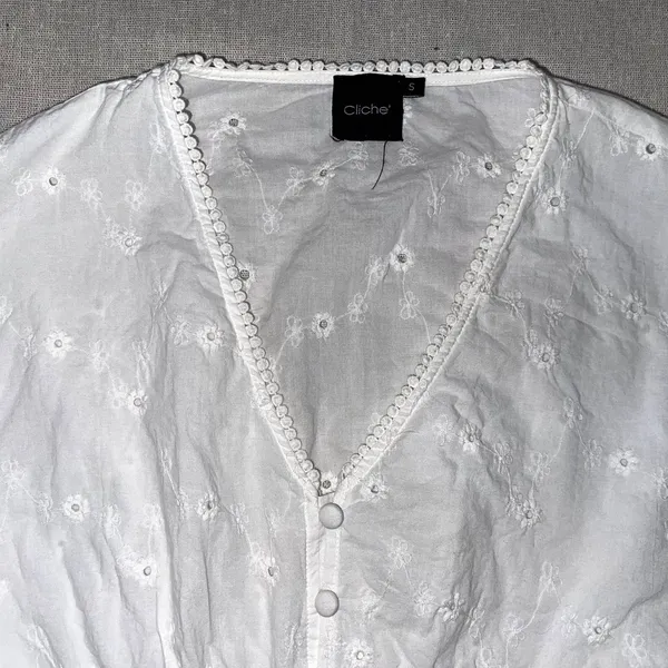 Cliché | White Eyelet Cropped Peasant Top | Small - Image 5