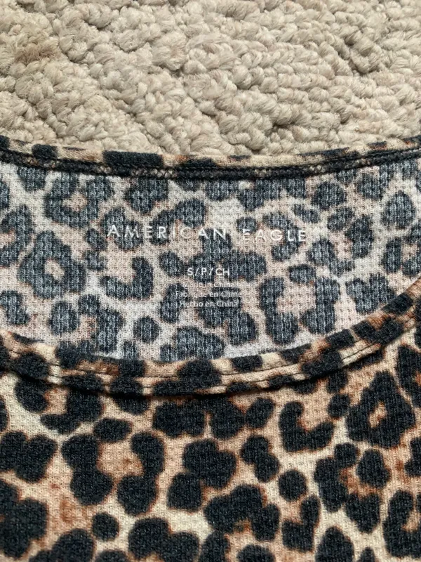 American Eagle Cheetah Print Cropped Tee - Image 3