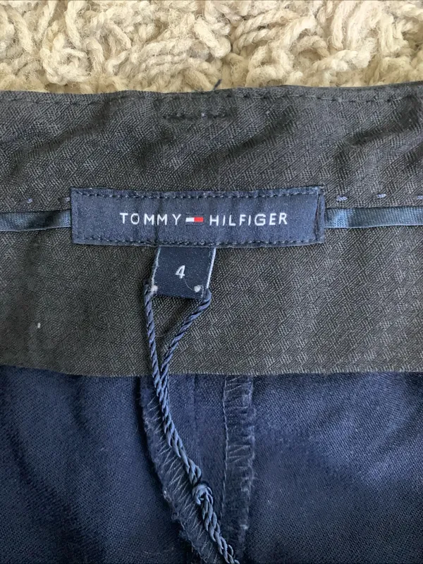 Tommy Hilfiger size 4 navy blue wool blend flat front shorts - Image 2