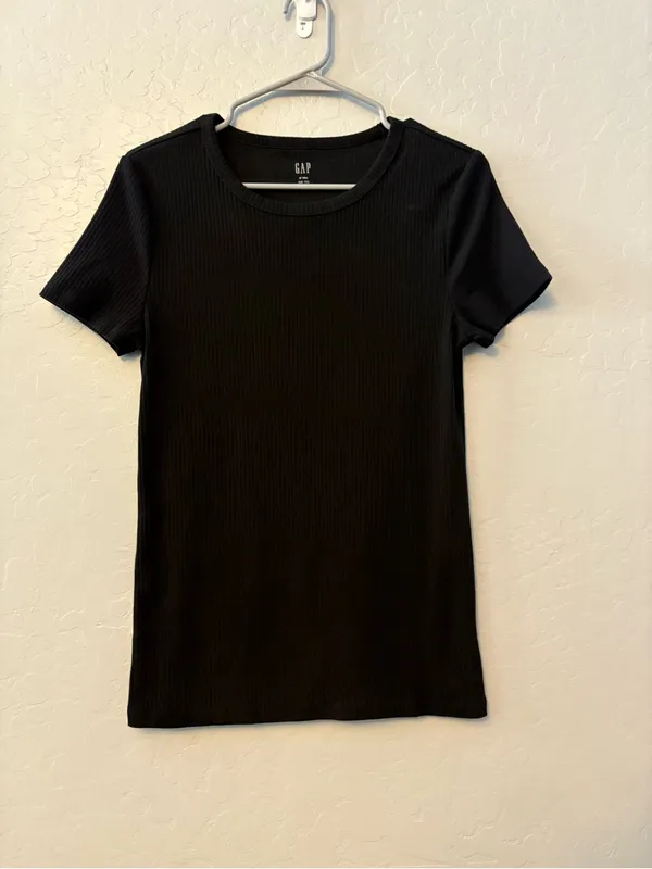 Gap black short sleeve rib tee size medium tall - Image 2