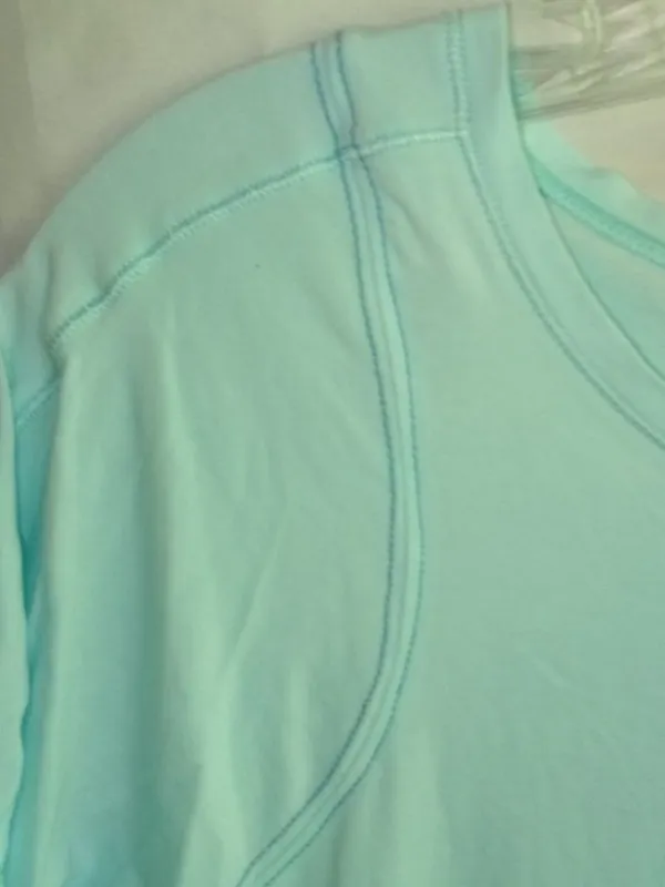 Beautiful M Mint Green Nylon Athletic Shirt Top - Image 2