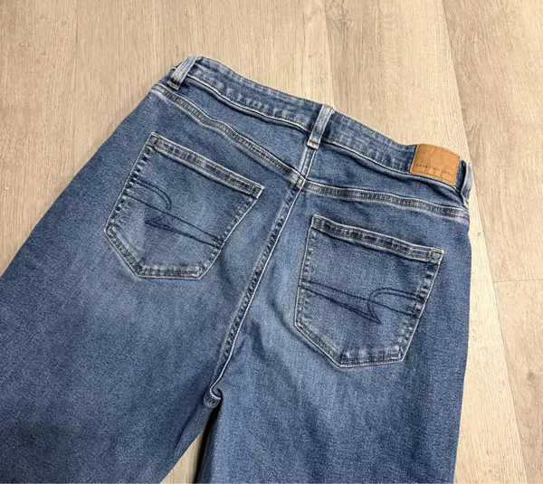 American Eagle Mom Jeans - Image 7