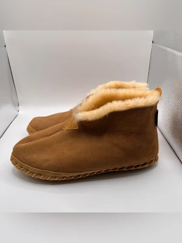 L.L Bean Women's Wicked Good Slippers size 9M EUC - Image 2
