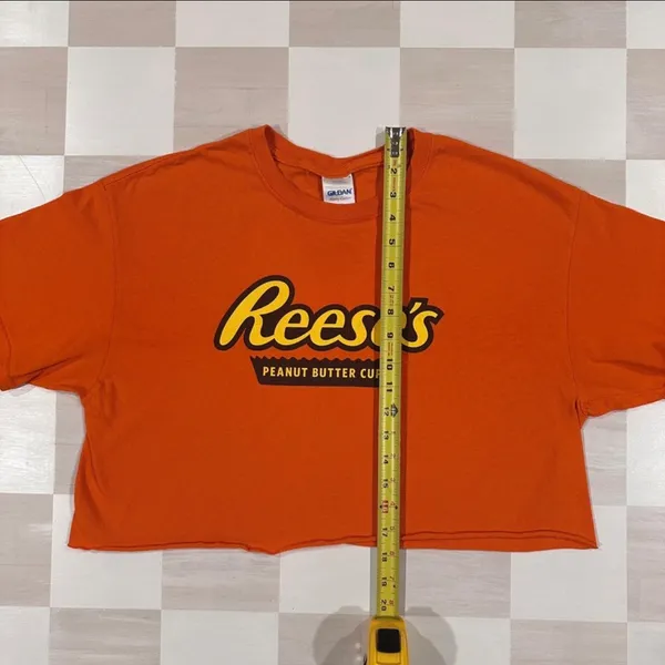 Gildan vintage 90s reese’s peanut butter cups cropped graphic tee orange - Image 6