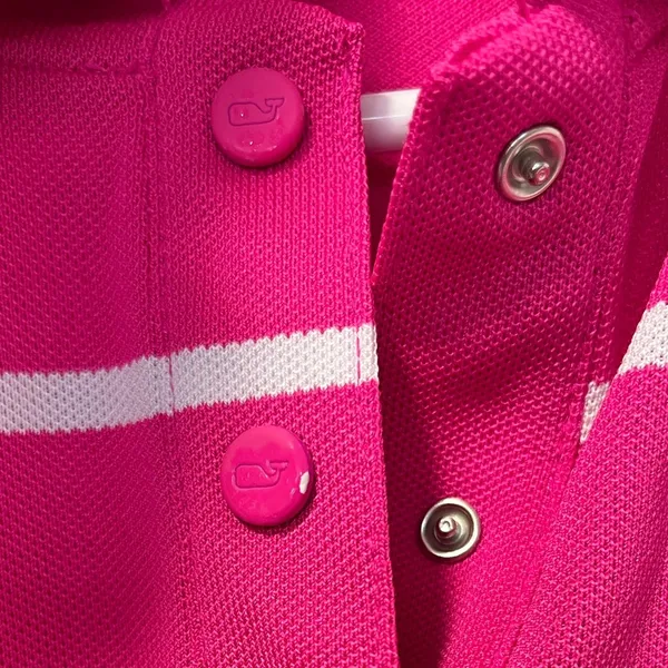 Vineyard Vines athletic sleeveless pink and white striped polo size medium - Image 8