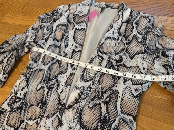 NWT Snake print 3/4 sleeve blazer size L Size L - Image 11