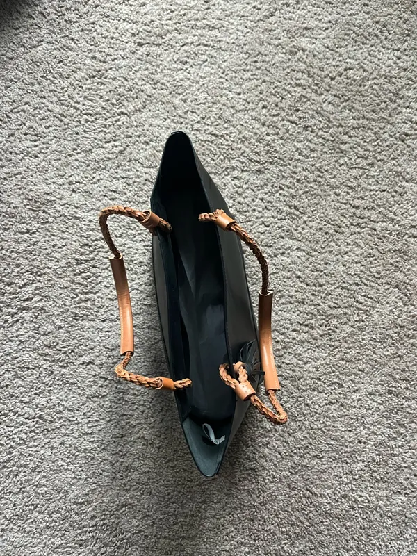 Soludos Merida Black Leather Tote - Image 5