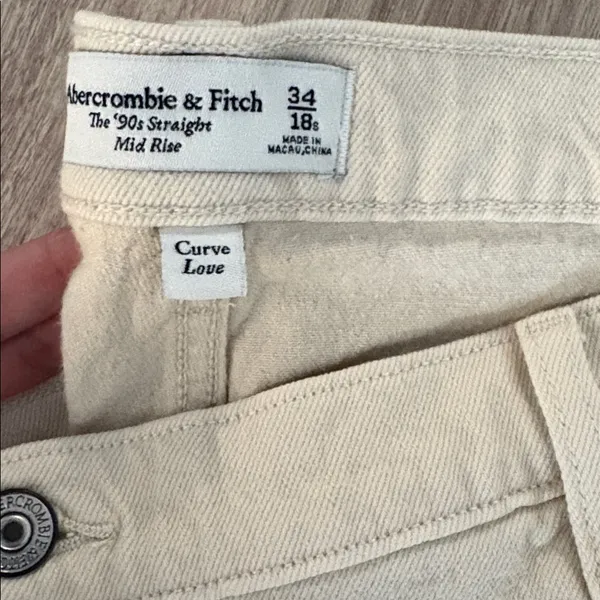 New Abercrombie Curve Love The 90s Straight Mid Rise Jeans Women’s Size 18 Short - Image 2
