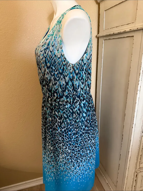 Ann Taylor Blue Gradient Leopard Print V-Neck Dress - Image 3