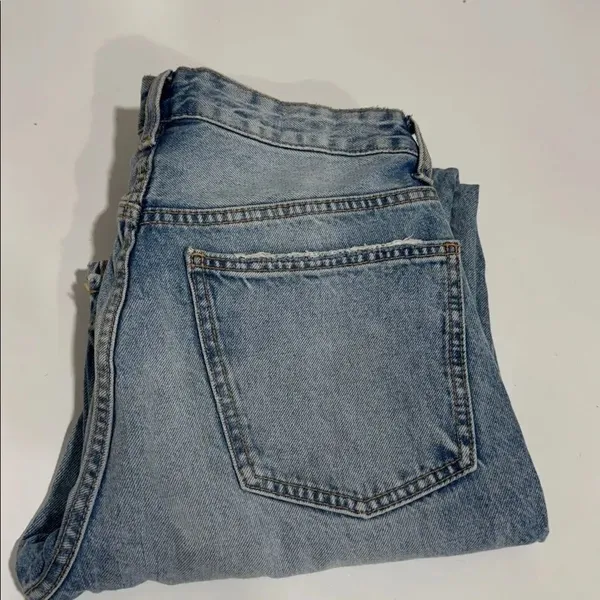 Zara women Straight Jeans in Faded Blue EUC - Image 5