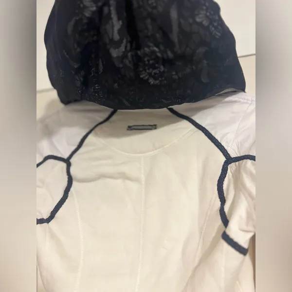 Lululemon Run‎ Bundle Up Zip Jacket Cream White Black Lace Retro Luxchange Y2K - Image 8