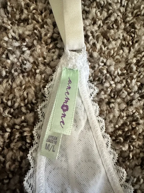 white lacy bralette - Image 4