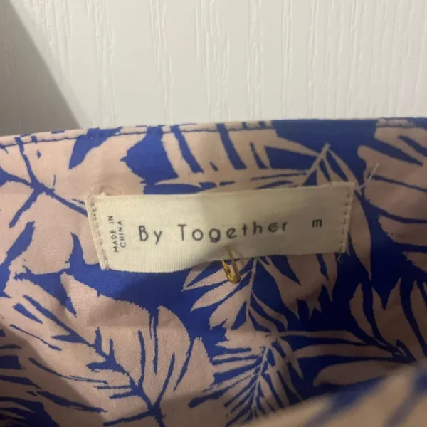 Will not take lessNWOT Anthropologie By Together Blue and Pink Leaf Print Blouse - Image 4