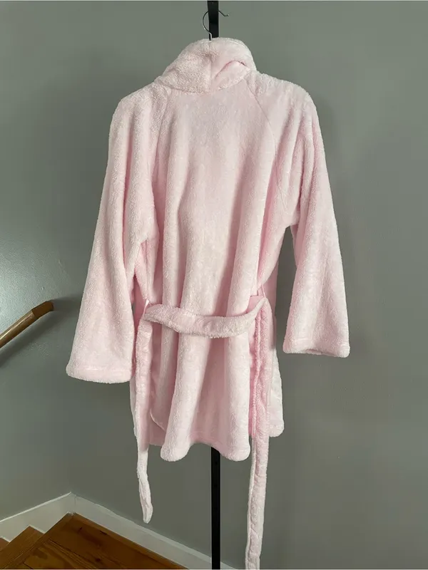 NWT Victoria's Secret Soft Plush Light Pink Robe Size Medium/Large - Image 5