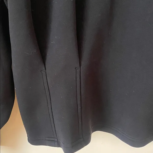 Lululemon Gathered Waist Crew Pullover black top - Image 4