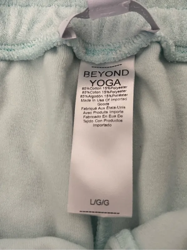 Women’s Beyond Yoga Tropez Terrycloth Pullover Shorts Set Loungewear Size L - Image 9