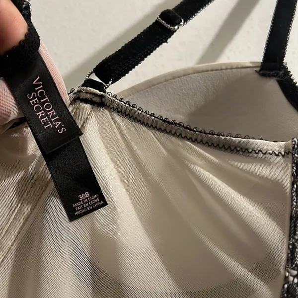 Sexy - 36B Victoria’s Secret Nude and Black Lace Corset Top - Image 11