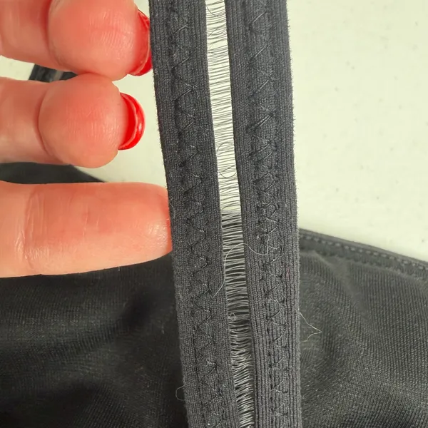 Lululemon Size 6 Straight Up Sports Bra Black Luxtreme Wicking Stretch Yoga Logo - Image 8