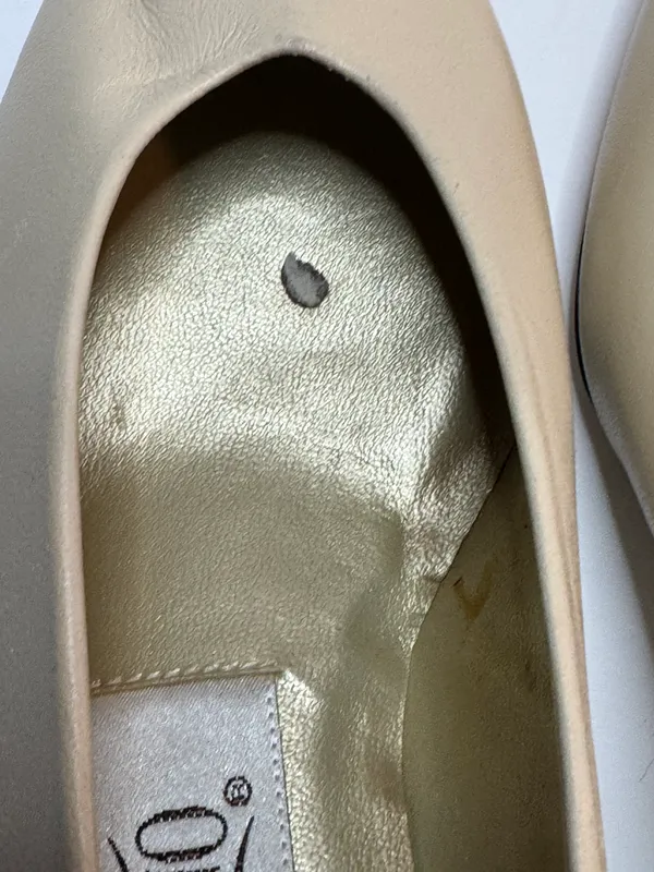 Bandolino Kitten Heels Size 6.5 - Image 4
