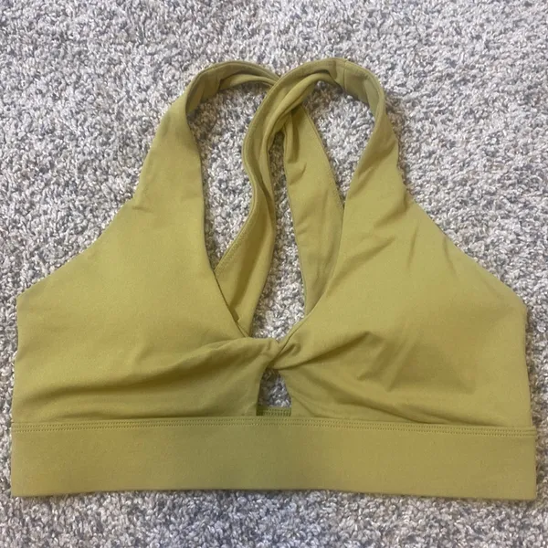 Fabletics Oasis Twist Sports Bra medium - Image 5