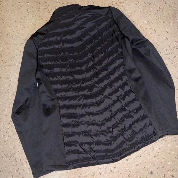 New! Women black puffer Jacket size Medium - Image 6