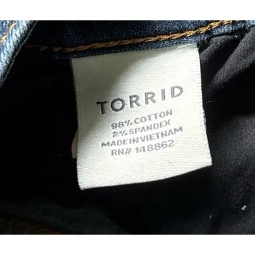 Torrid women's Blue Distressed 3" Jean Shorts Size 18‎ - Image 6
